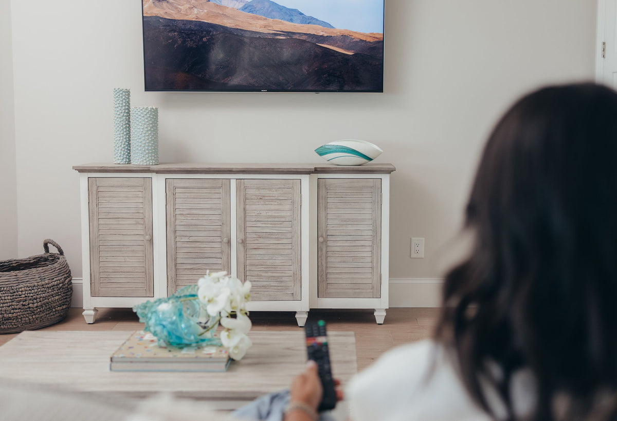 Islamorada - 4-Door Credenza - Dapple Gray / Blanc