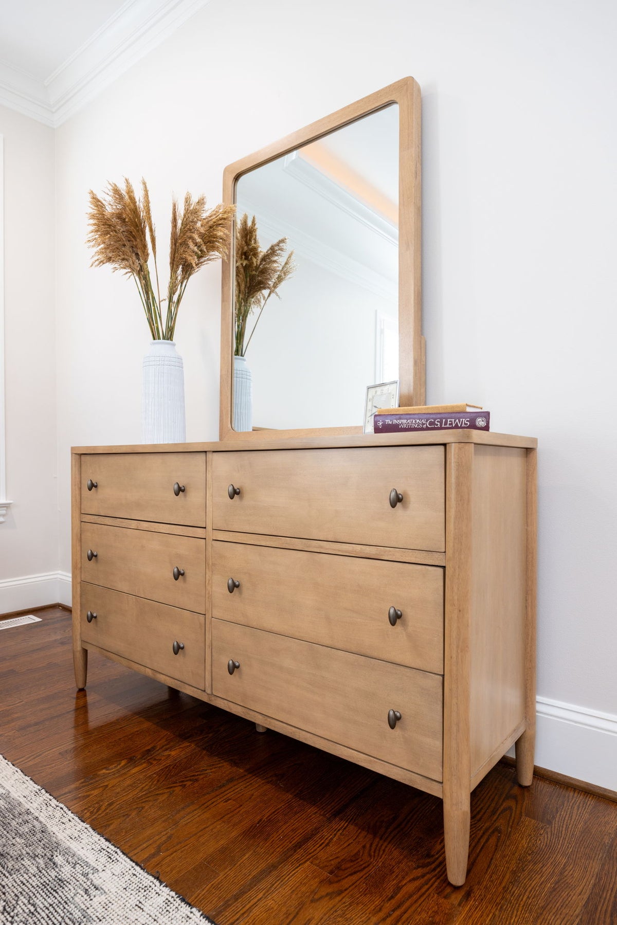 Chatham - 6 Drawer Dresser - Warm Maple
