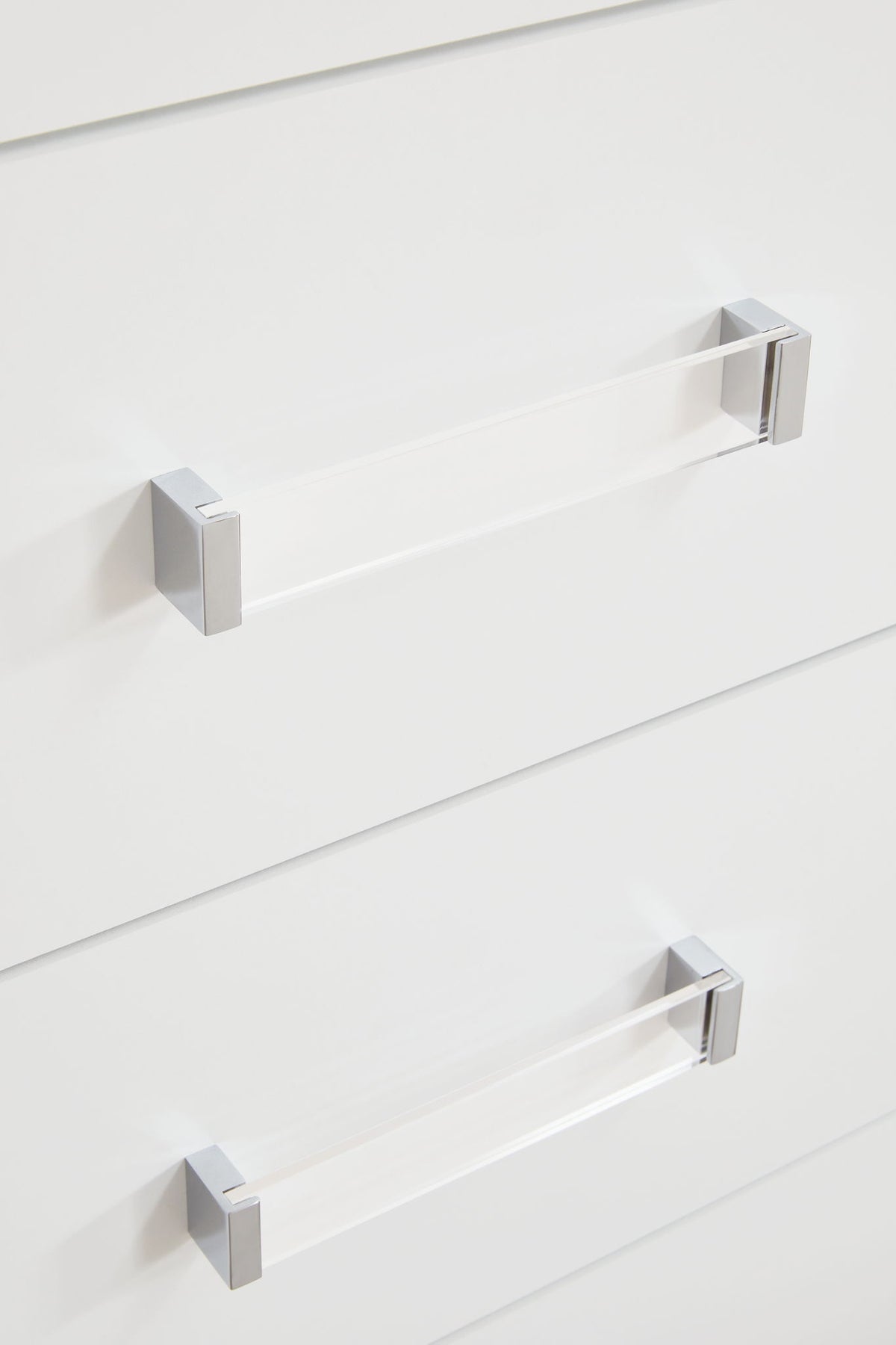 Maeling - Five Drawer Chest