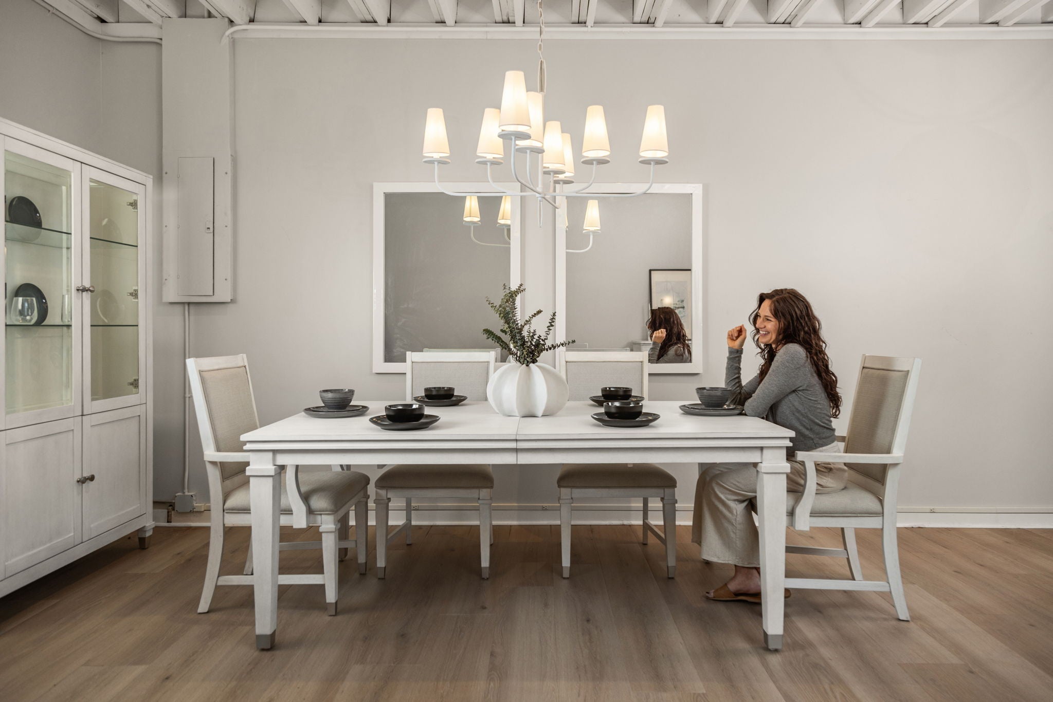 Point Breeze - Extendable Dining Table With Self Storing Leaf - Fresh White With Soft Gray Glaze