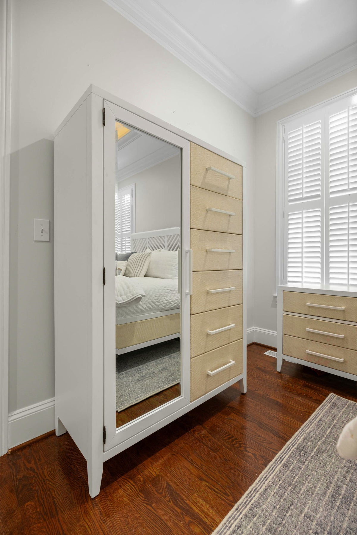 Miramar - Woven Mirrored Door Chest - Sand / Stark White