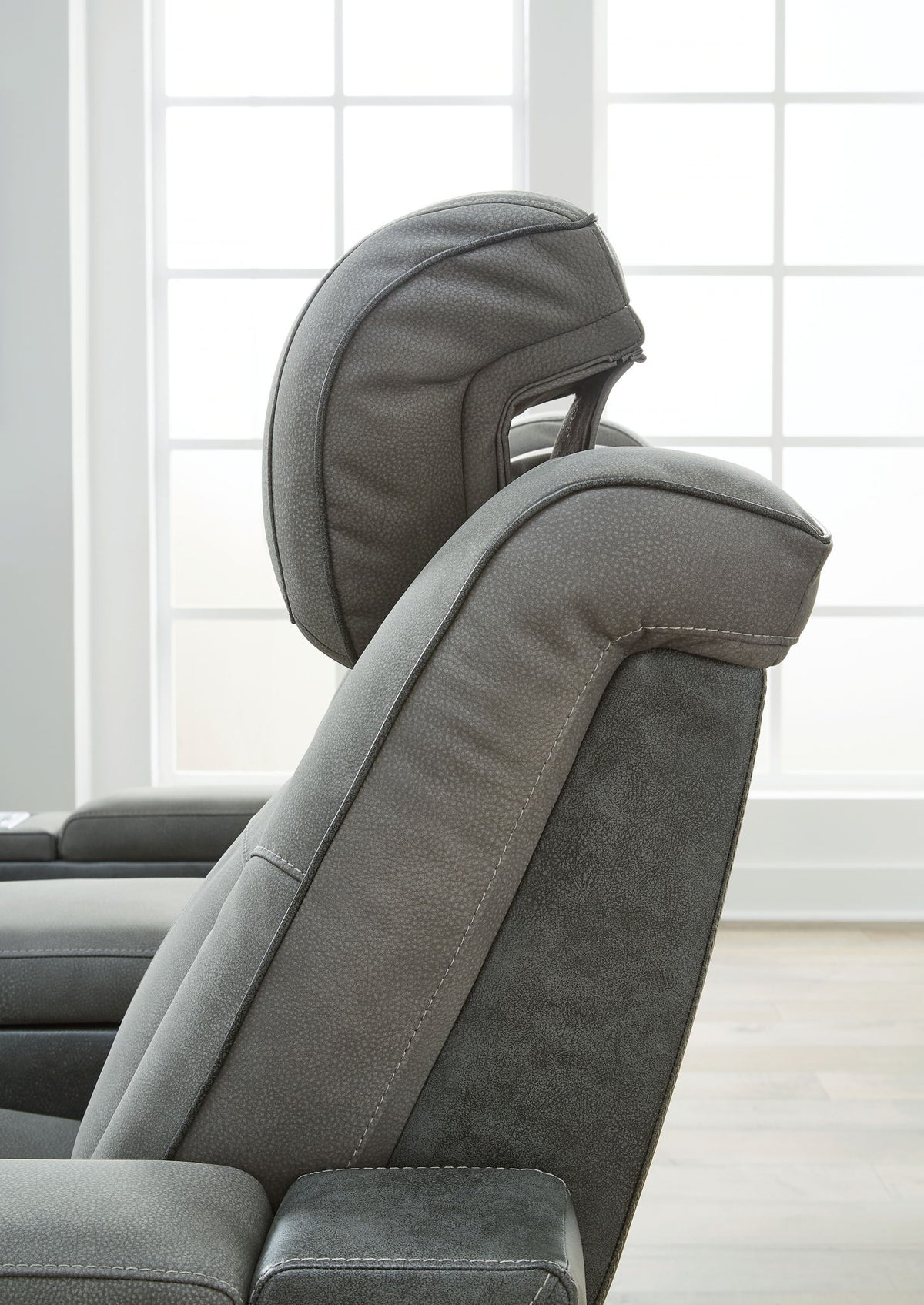 Next-Gen Durapella - Pwr Recliner/Adj Headrest