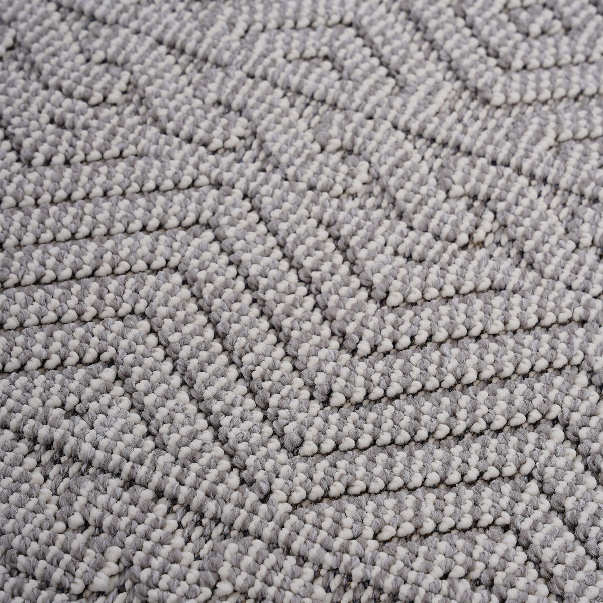 Guros - 6' X 9' Geometric Indoor / Outdoor Area Rug - White