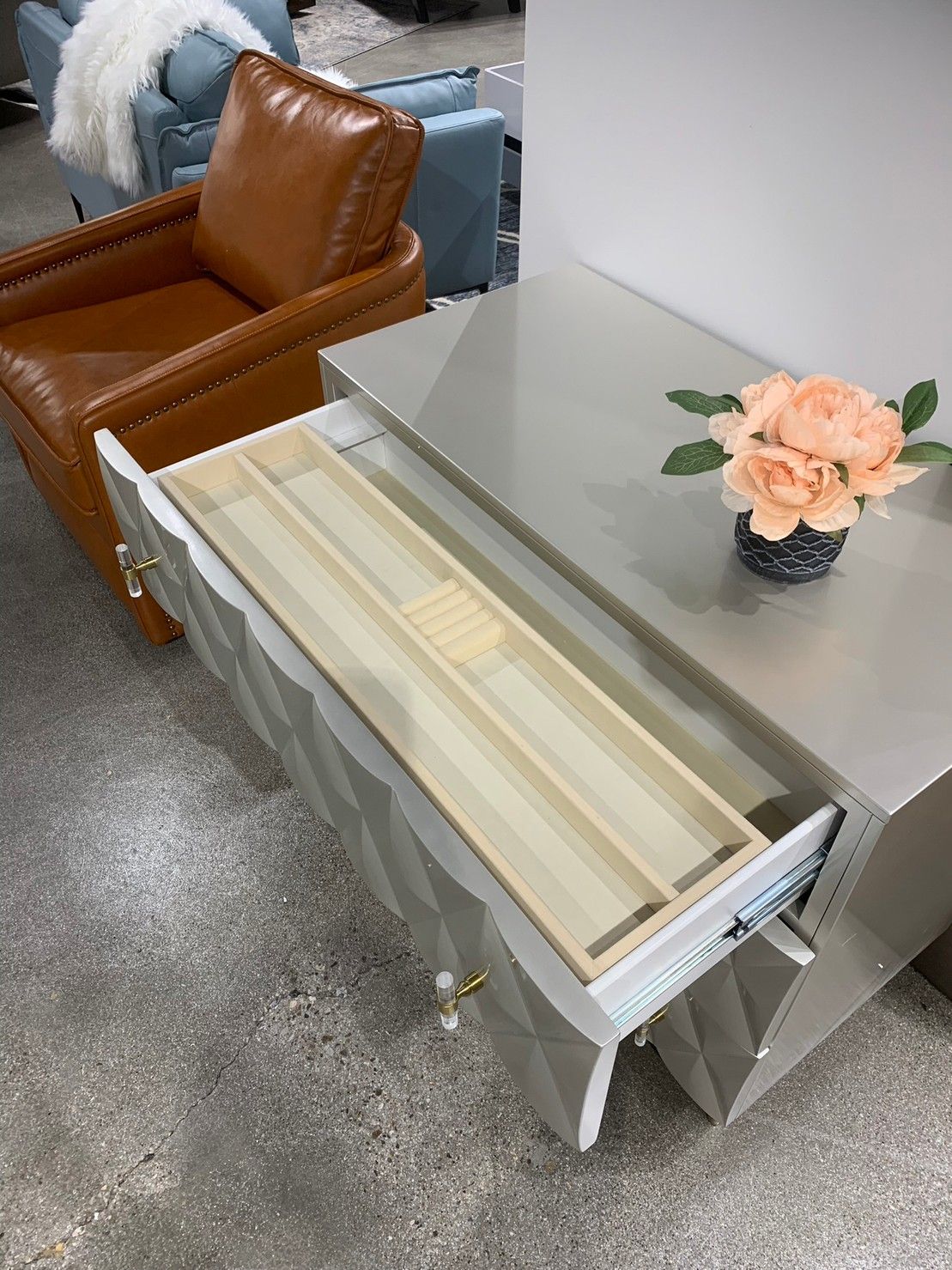 Anson - Console Cabinet - Champagne / Silver