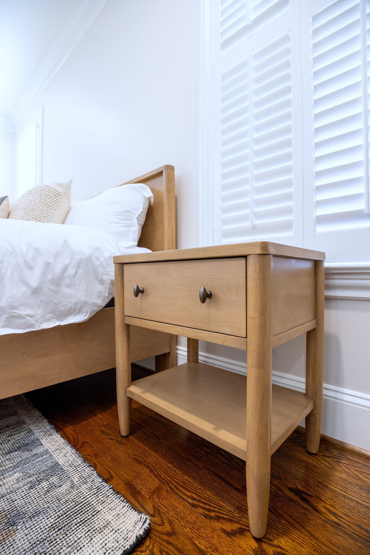 Chatham - 1 Drawer Nightstand With USB-A And USB-C Port - Warm Maple