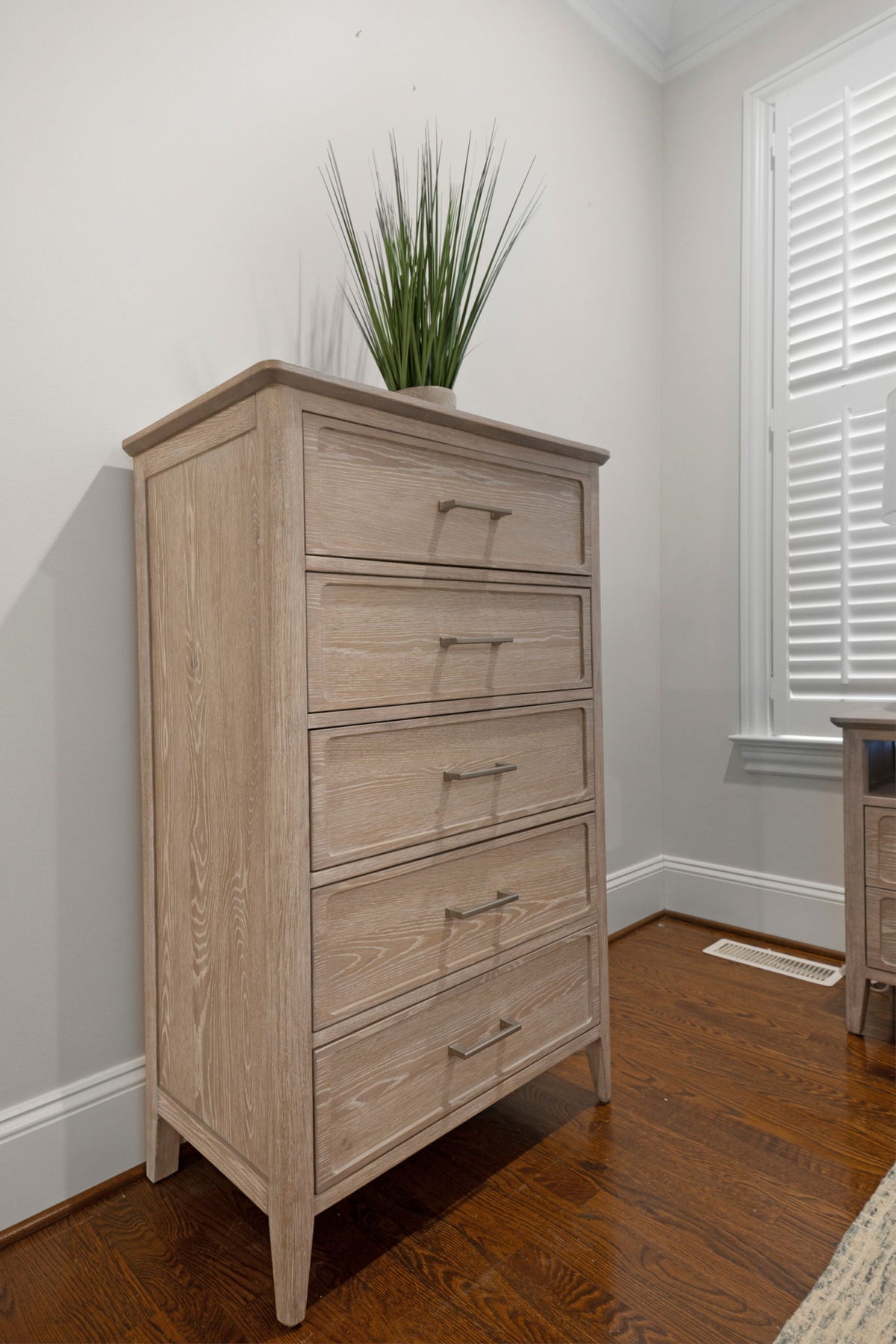 Cape May - 5 Drawer Chest - Glazed Driftwood