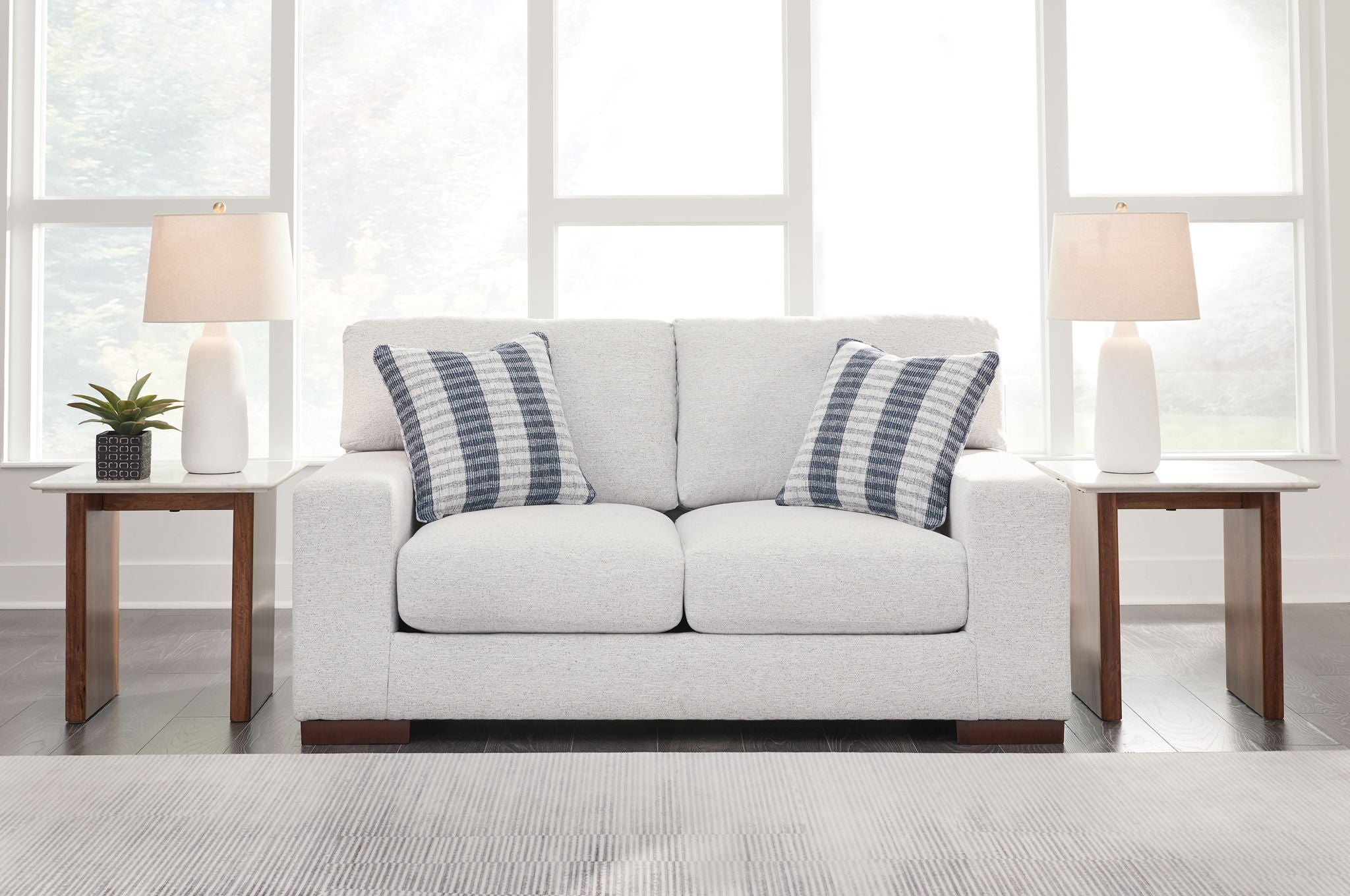 Belvoir - Loveseat