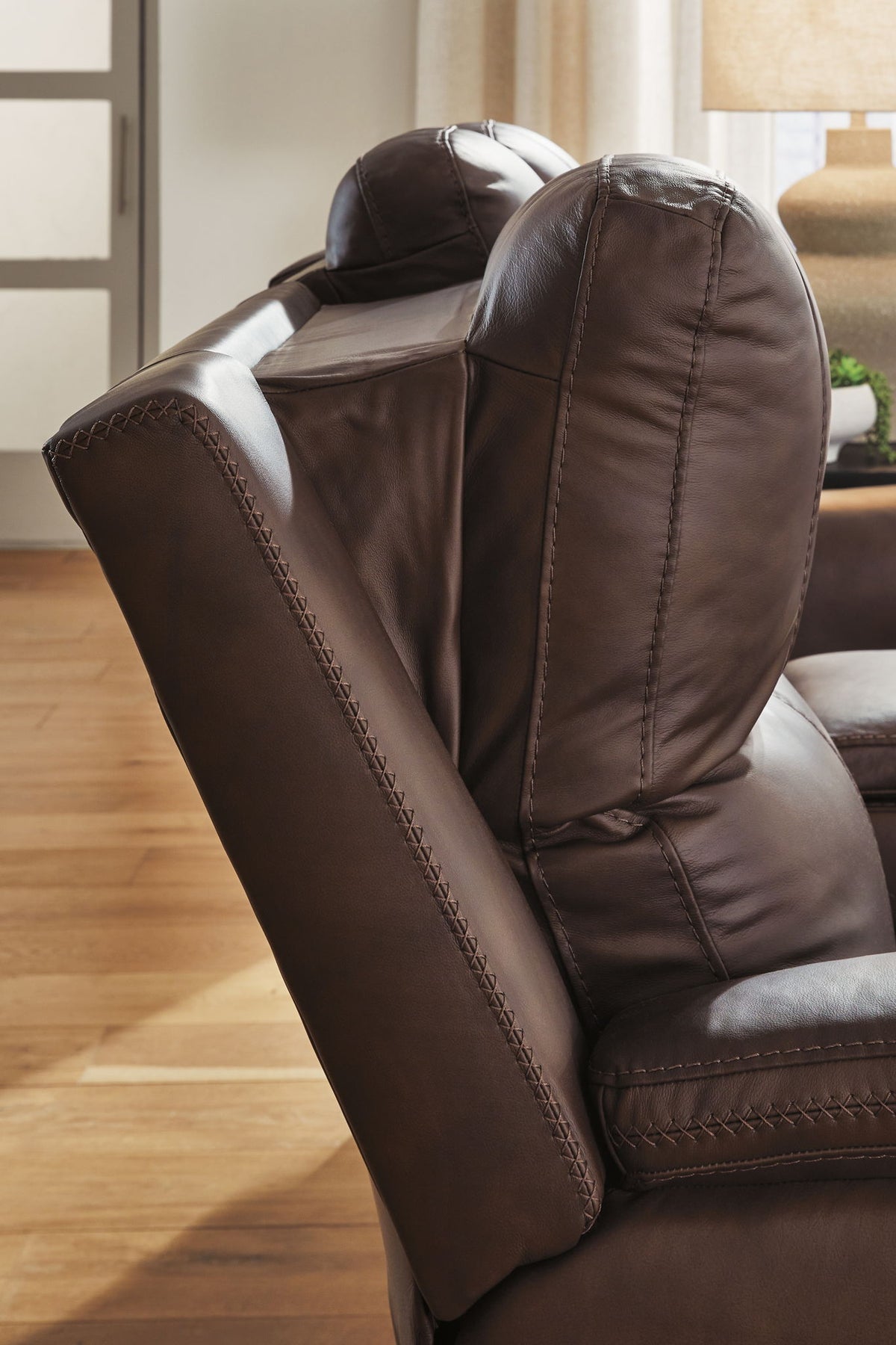 Bleckley - Power Reclining Loveseat With Console / Adjustable Headrest