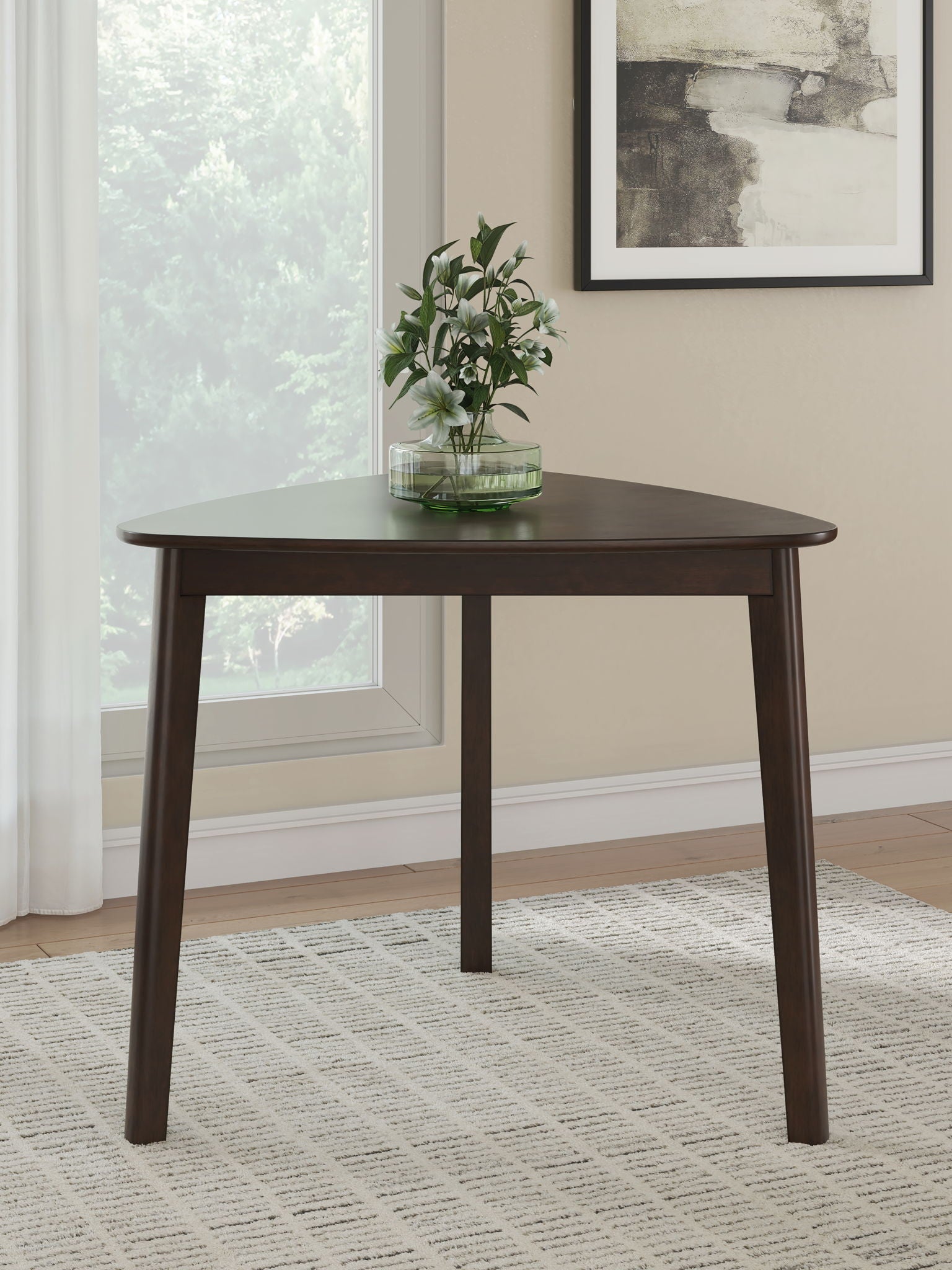 Shorbyn - Triangle Dining Room Table - Merlot
