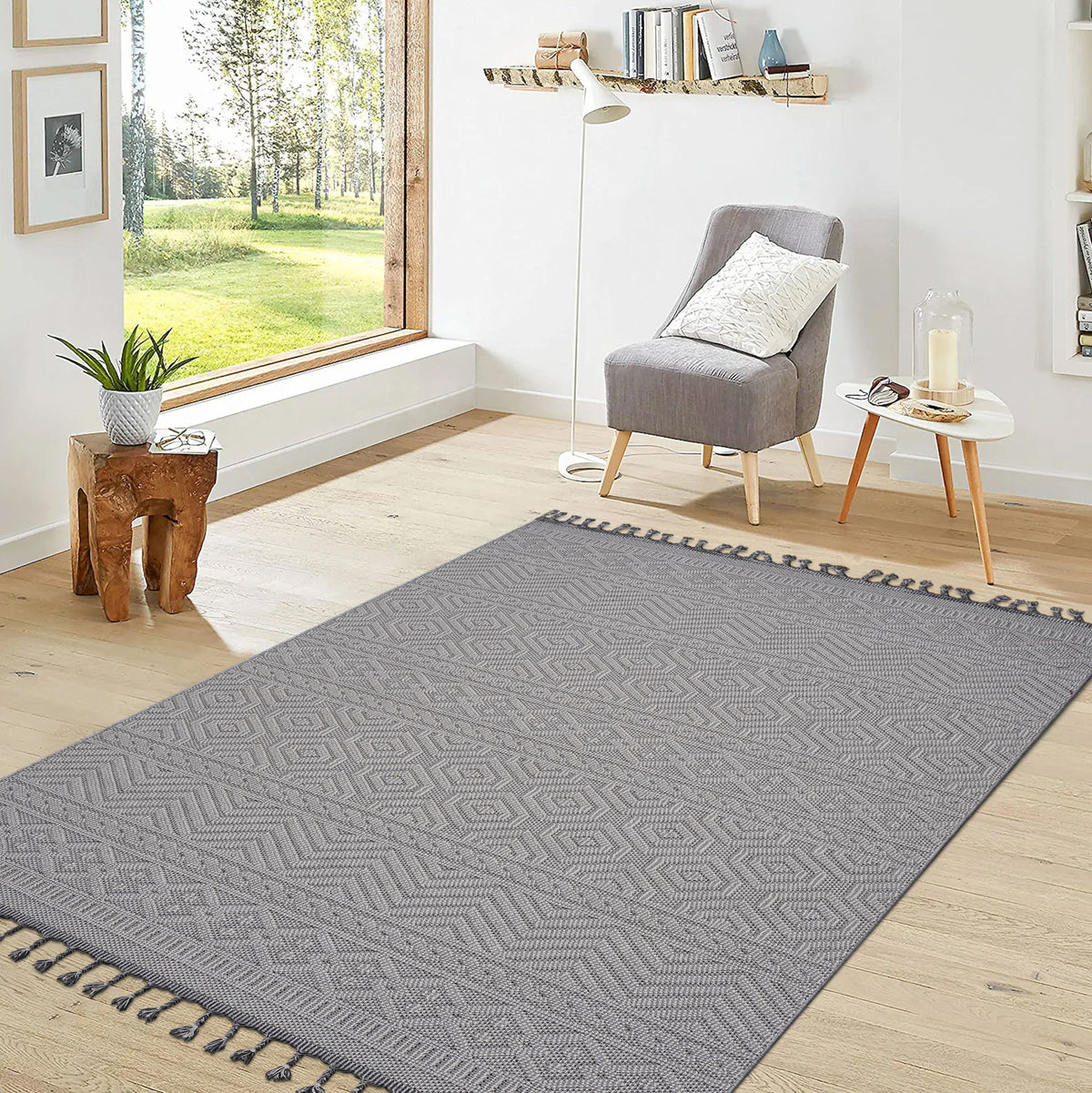 Guros - 6' X 9' Geometric Indoor / Outdoor Area Rug - White