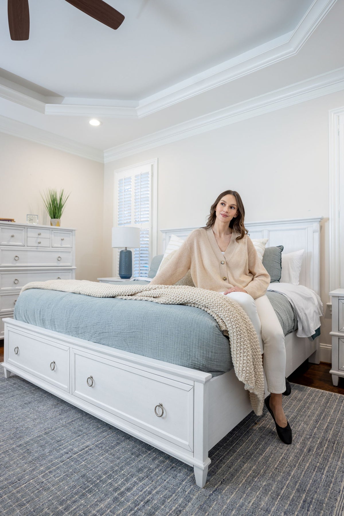 Point Breeze - Storage Bed