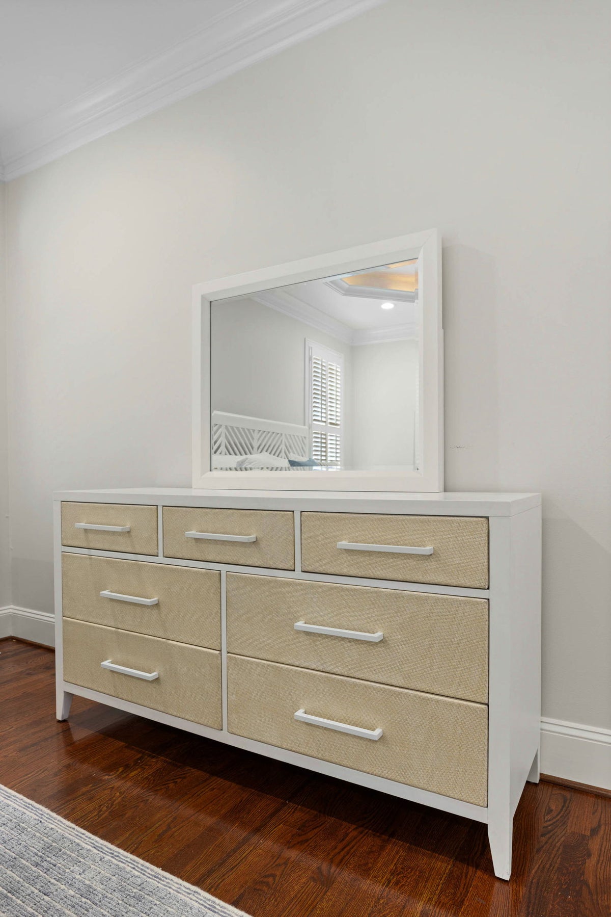 Miramar - 7 Drawer Woven Dresser - Sand / Stark White